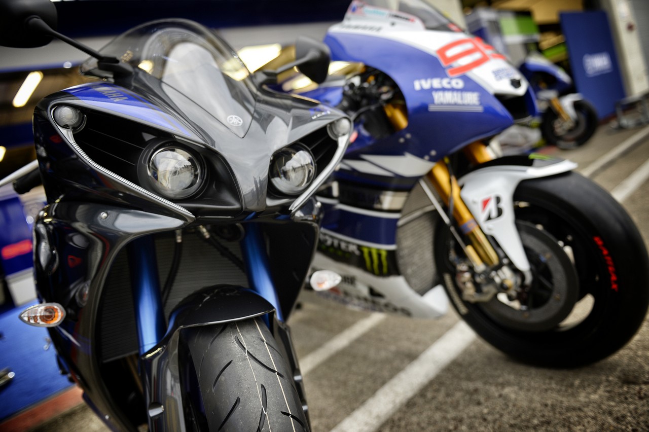 Yamaha Race Blu