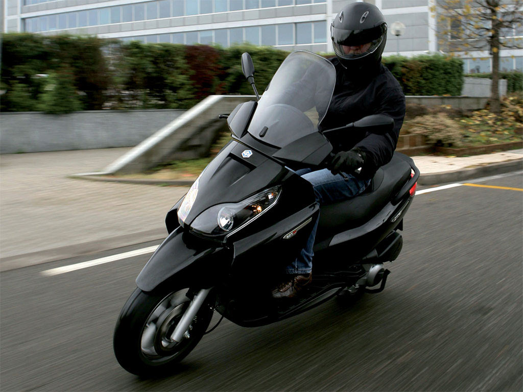 Piaggio X7 250