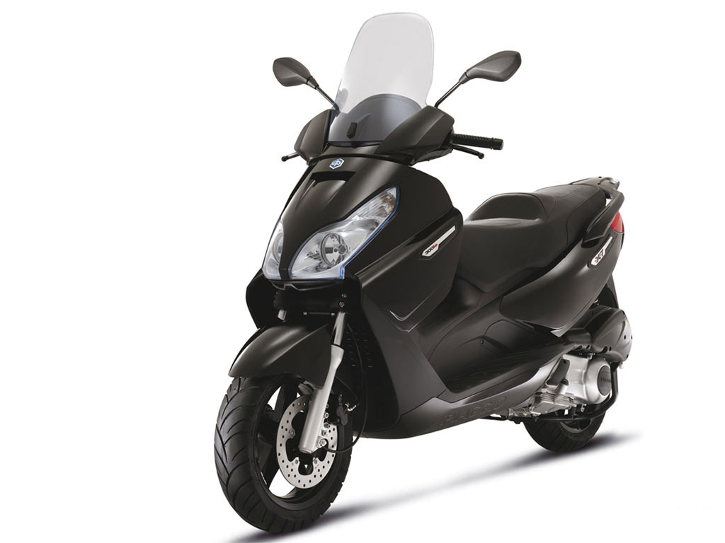 Piaggio X7