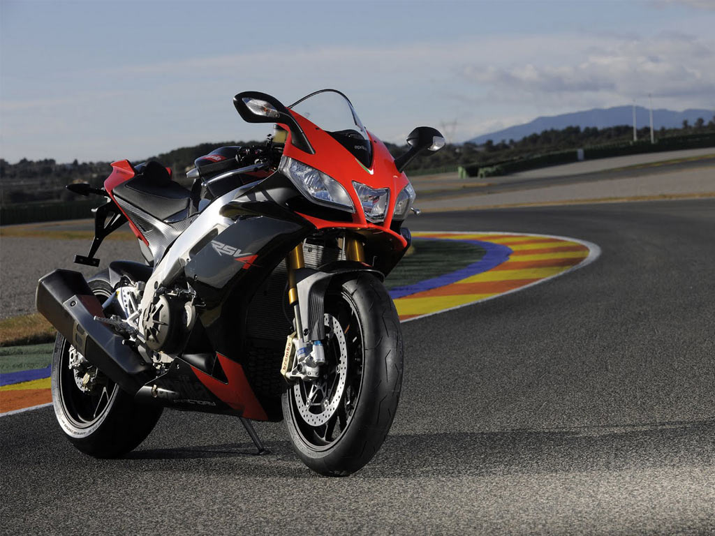 Aprilia RSV4 Factory