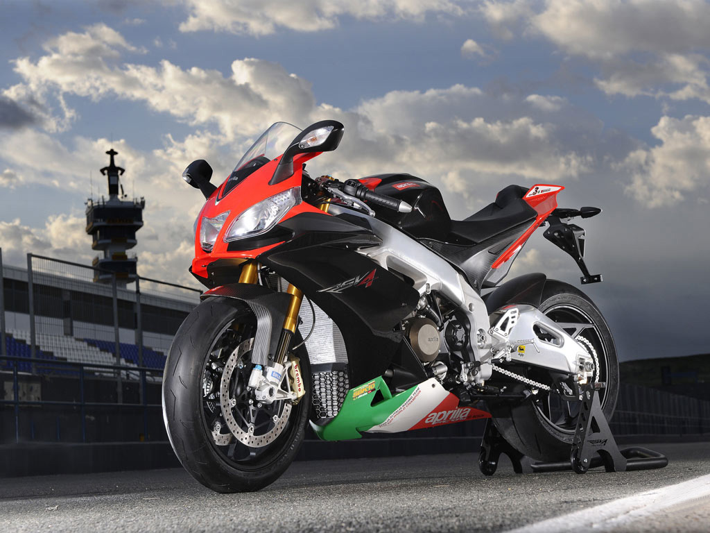 Aprilia RSV4 Factory