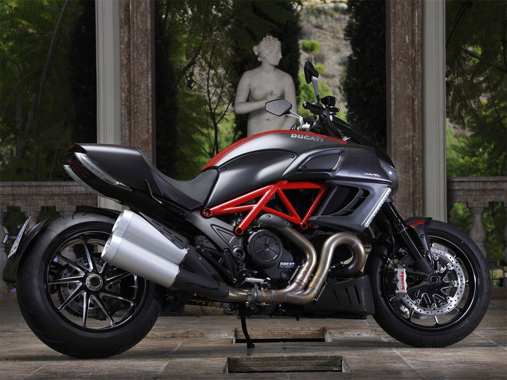 Ducati Diavel 2011