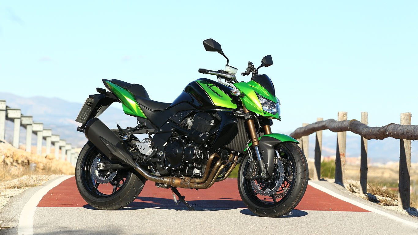 Kawasaki_Z750R_2011