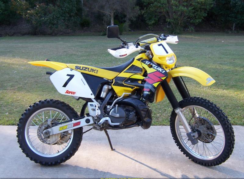 Меньше 250. Suzuki RMX 250. Сузуки РМХ 250 2т. Suzuki rmx250s-2. Suzuki RMX 250 1999.